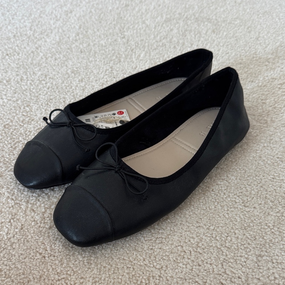 Zara Black Ballet Flats with Bow - Picture 2 of 5